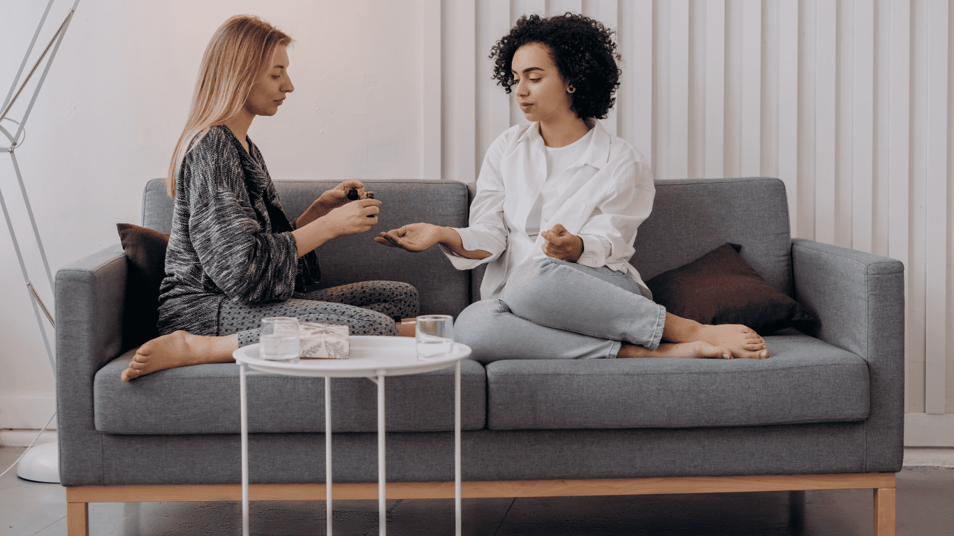 Sofa zwei Frauen_Öle